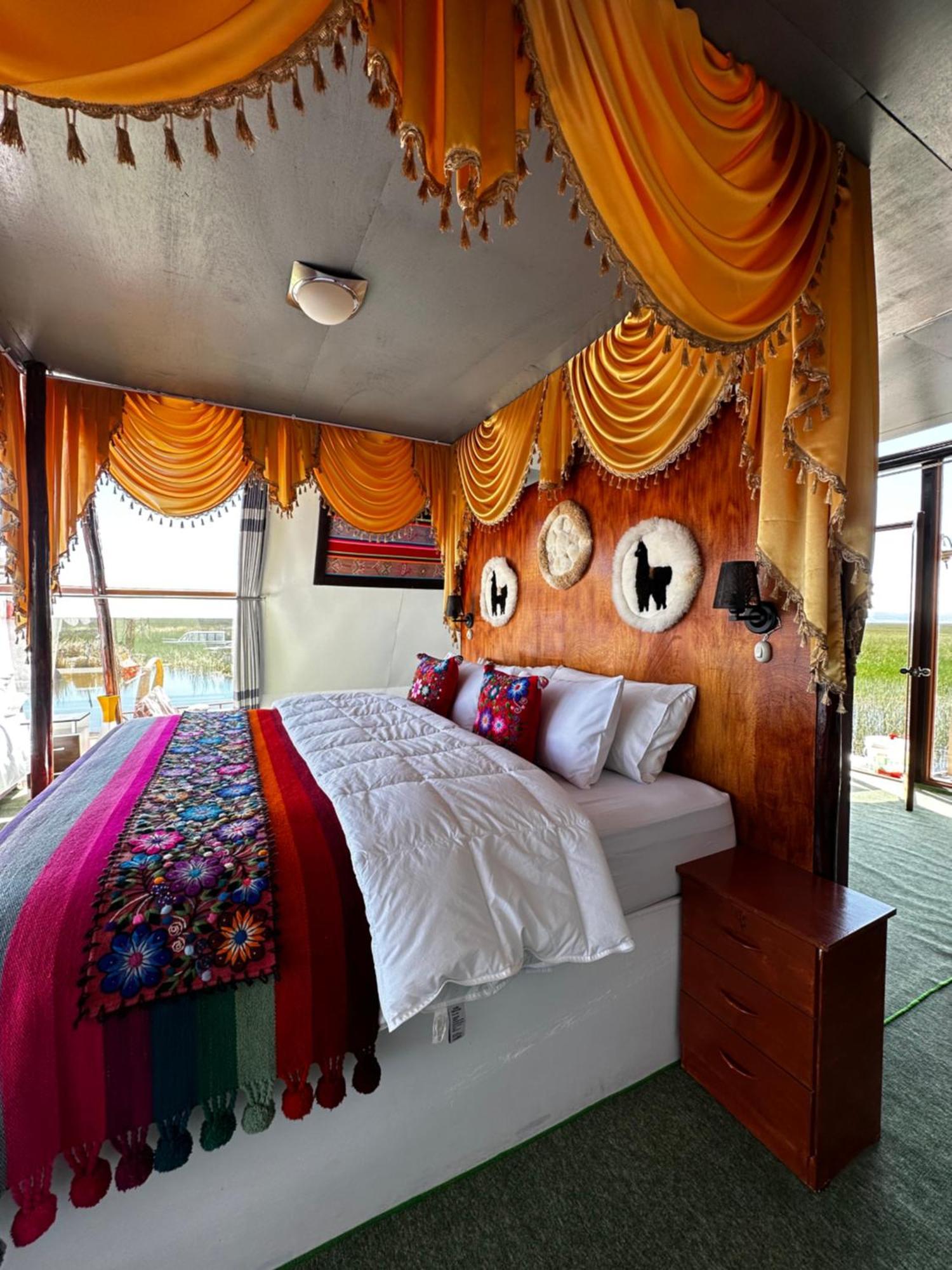 Uros Waliski Lodge 푸노 외부 사진