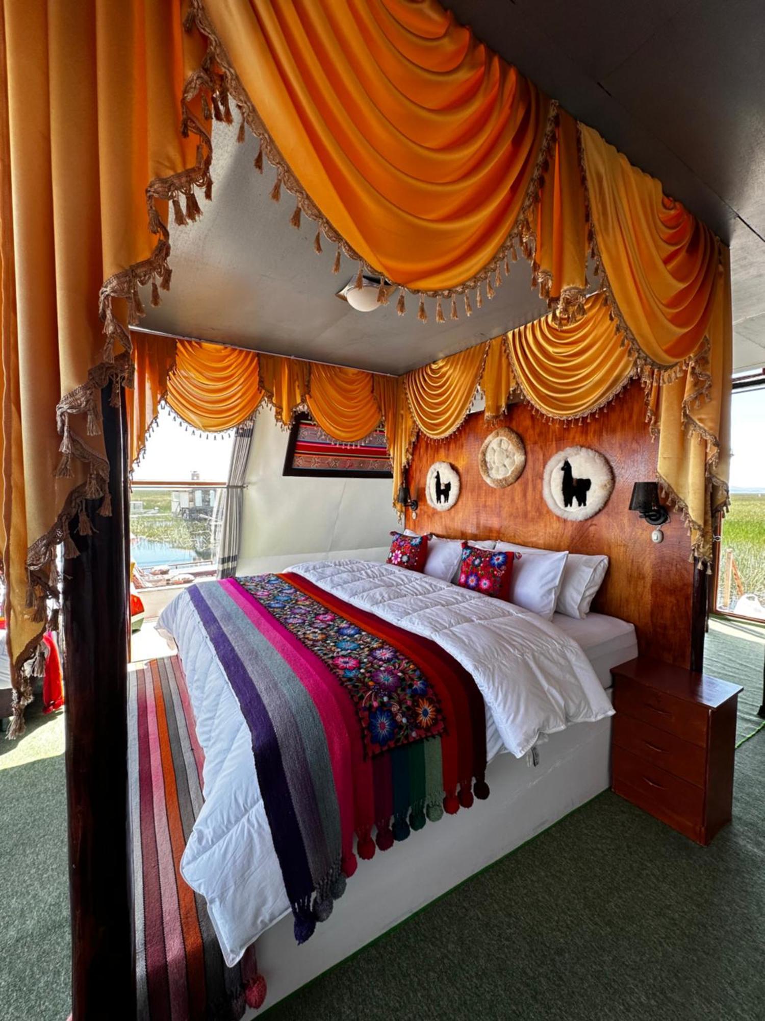 Uros Waliski Lodge 푸노 외부 사진